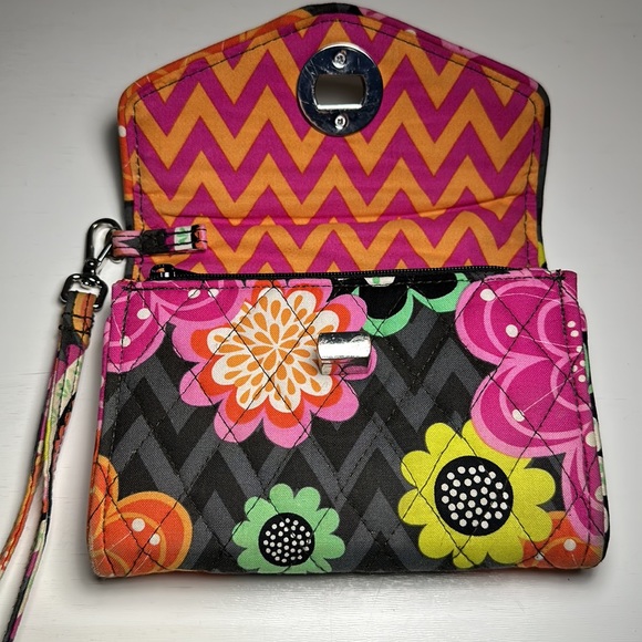 EUC Vera Bradley Ziggy Zinnia Your Turn Smartphone Wristlet Or Wallet Organizer - Picture 4 of 7